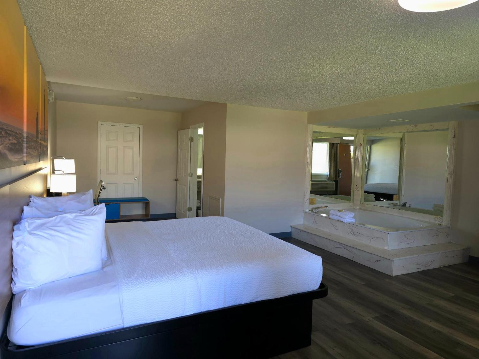 Days Inn And Suites By Wyndham Port Huron Exterior foto
